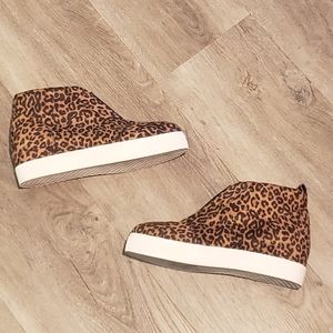 Cheetah print wedge sneakers womens size 9